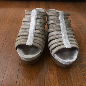 Donald Pliner wedge sandals size 9